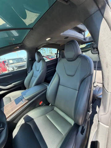 2025 Tesla Model X