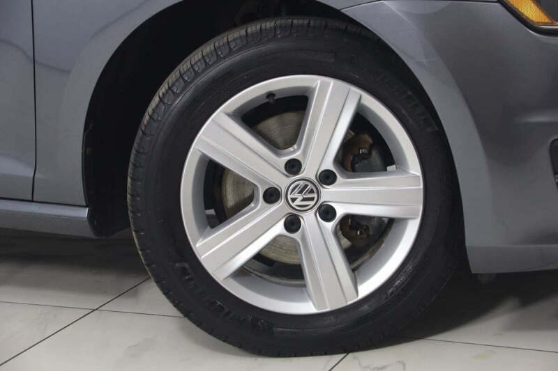 2017 Volkswagen Golf TSI Wolfsburg Edition