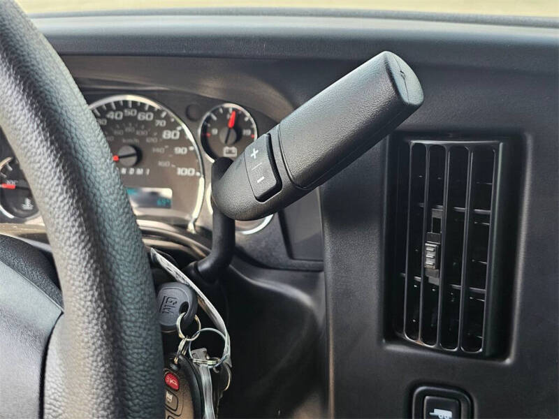 2025 Chevrolet Express 2500