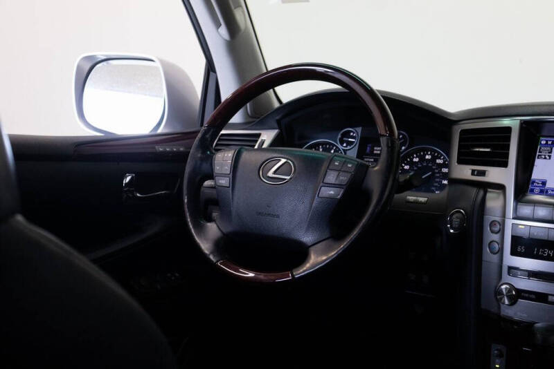 2014 Lexus LX 570