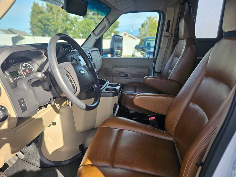 2015 Ford E-Series E-450 SD