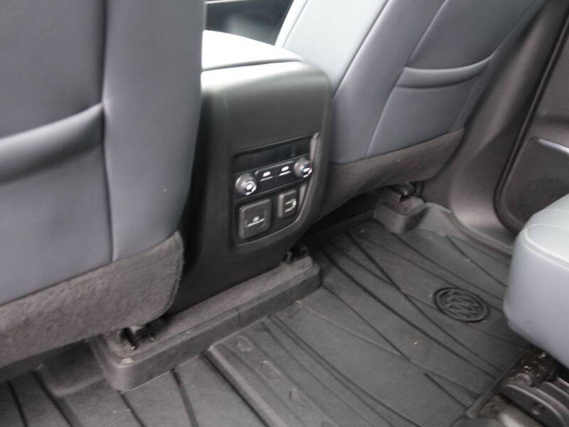 2020 Buick Enclave Essence