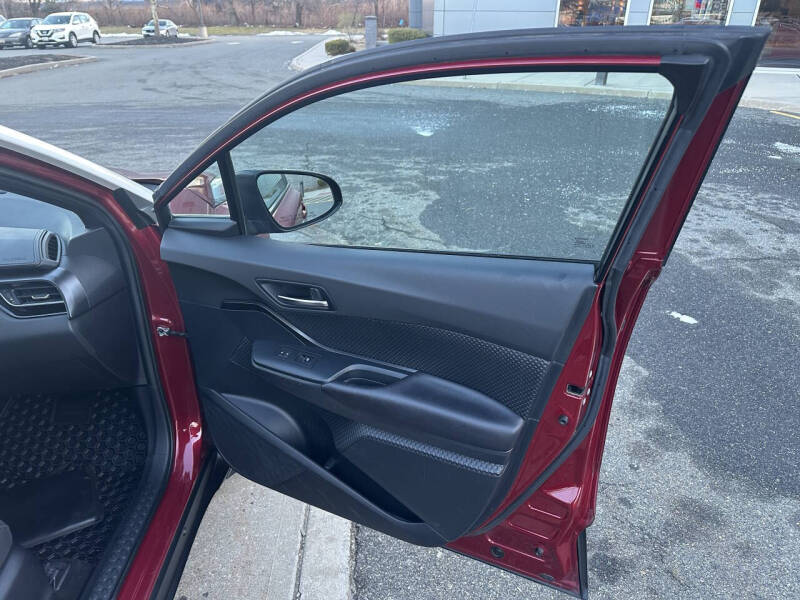 2018 Toyota C-HR XLE Premium