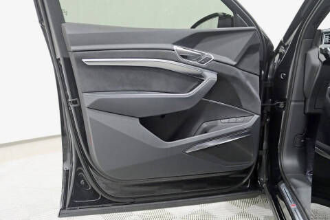 2022 Audi e-tron S quattro Prestige