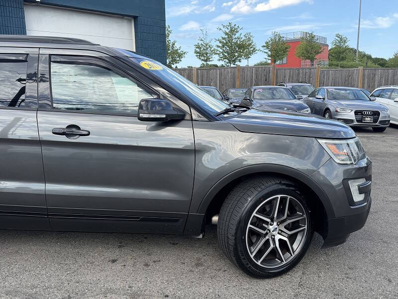 2017 Ford Explorer Sport