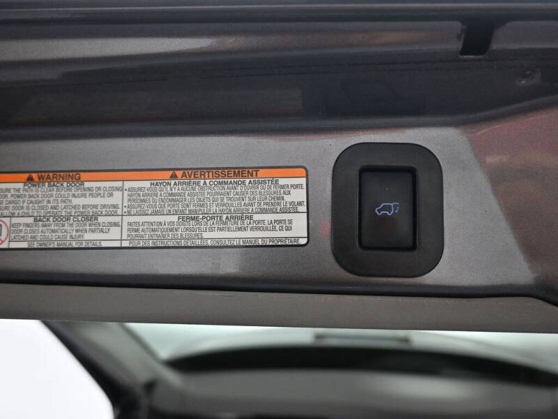 2017 Toyota Sienna SE Premium 8-Passenger