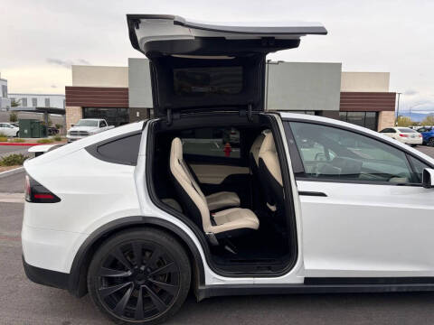 2023 Tesla Model X Standard Range