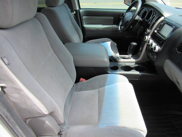 2013 Toyota Sequoia SR5