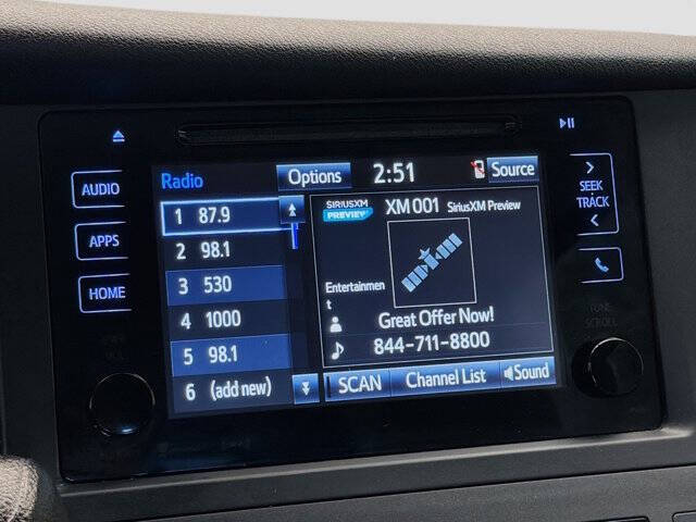 2017 Toyota Sienna LE 7-Passenger Auto Access Seat