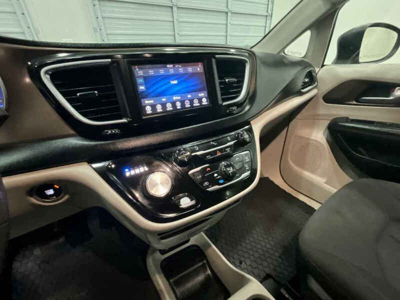 2018 Chrysler Pacifica LX