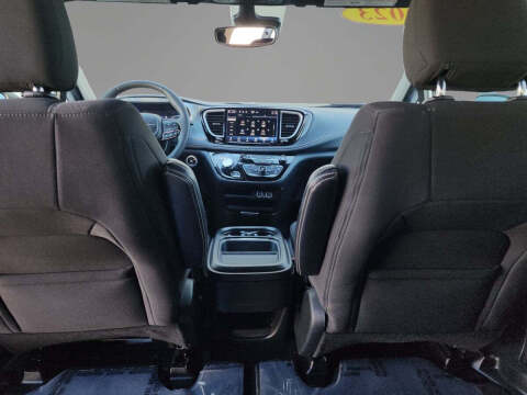 2023 Chrysler Pacifica Touring