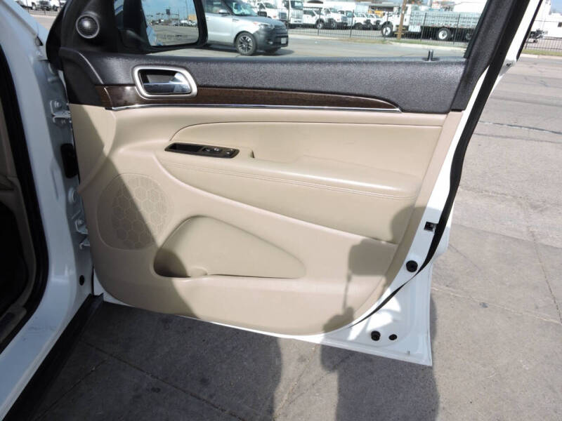 2012 Freightliner M2 106