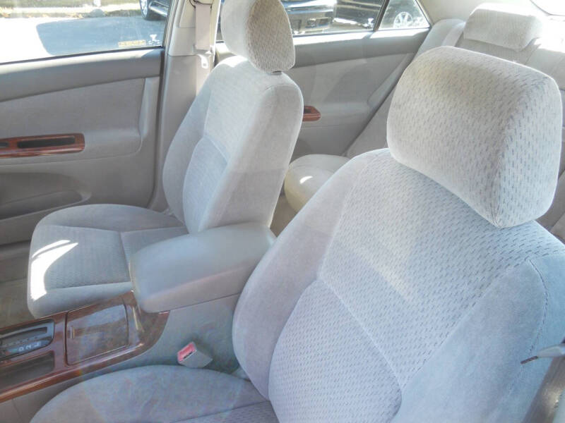 2002 Toyota Camry XLE photo 17