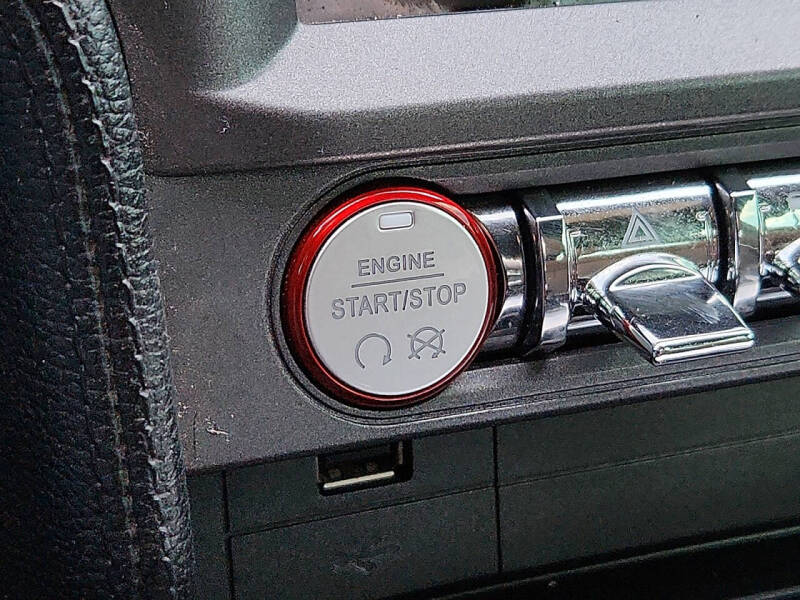 2017 Ford Mustang V6