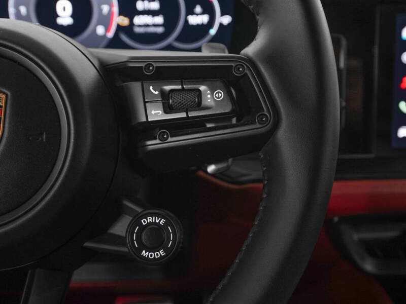 2025 Porsche Cayenne GTS Coupe