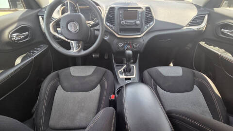 2014 Jeep Cherokee Sport