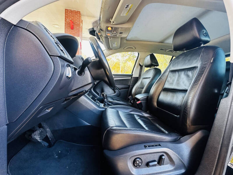 2012 Volkswagen Tiguan SEL 4Motion