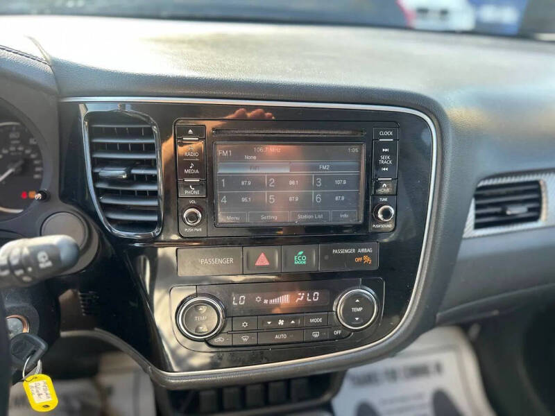 2017 Mitsubishi Outlander ES