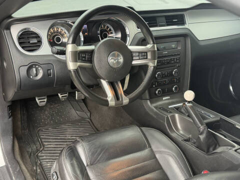 2013 Ford Mustang V6