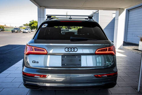 2020 Audi Q5 quattro Titanium Prem Pl 45 TFSI