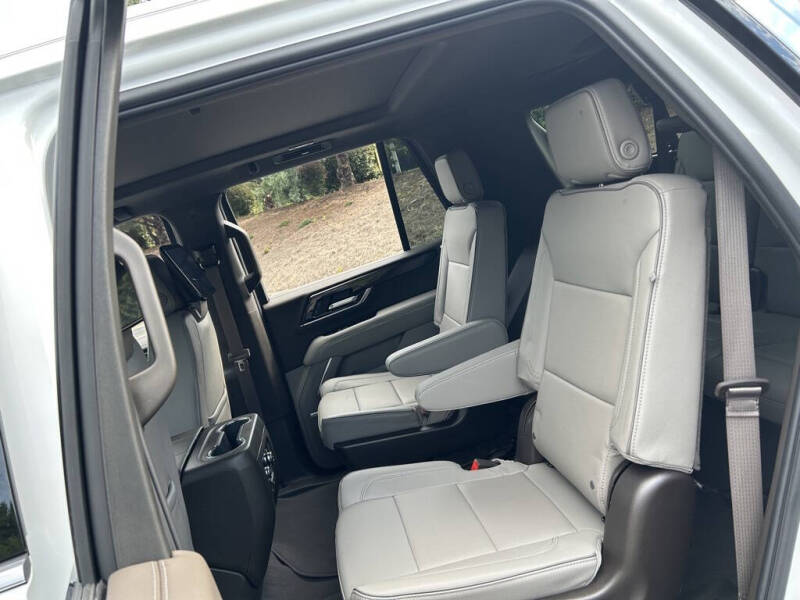 2025 GMC Yukon Elevation