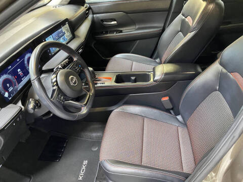 2025 Nissan Kicks SR