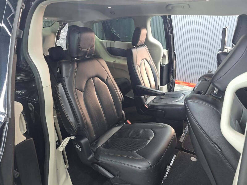 2018 Chrysler Pacifica Touring L Plus