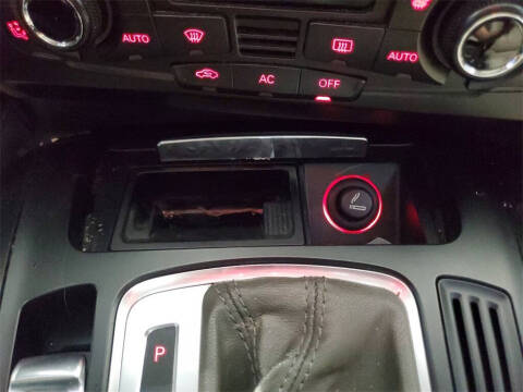 2012 Audi Q5 3.2 quattro Premium Plus