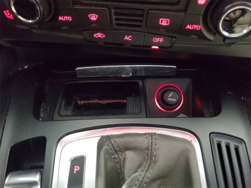 2012 Audi Q5 3.2 quattro Premium Plus