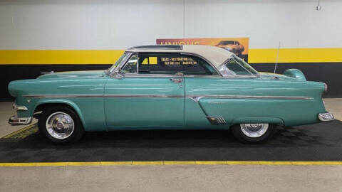 1954 Ford Crestline