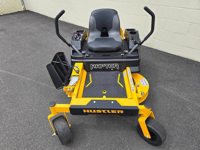 2025 Hustler Raptor X