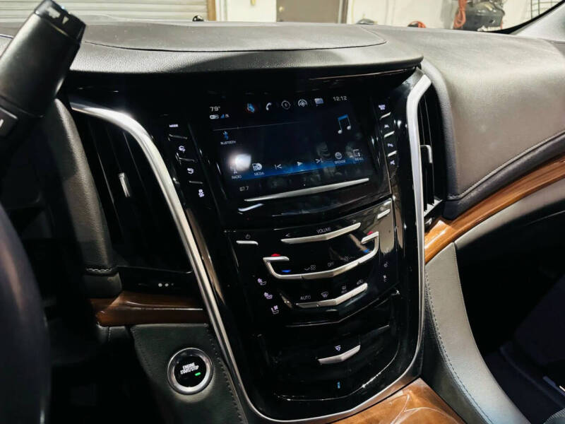 2019 Cadillac Escalade Luxury