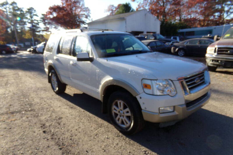 2010 Ford Explorer Eddie Bauer photo 3