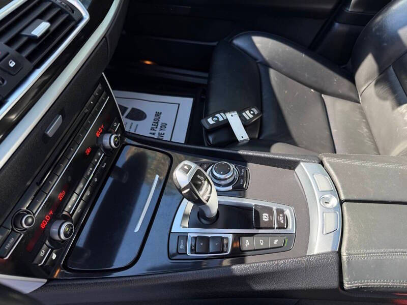 2012 BMW 5 Series 550i xDrive Gran Turismo