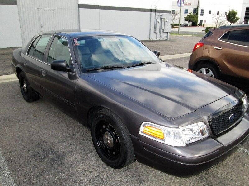 2011 Ford Crown Victoria Police photo 2