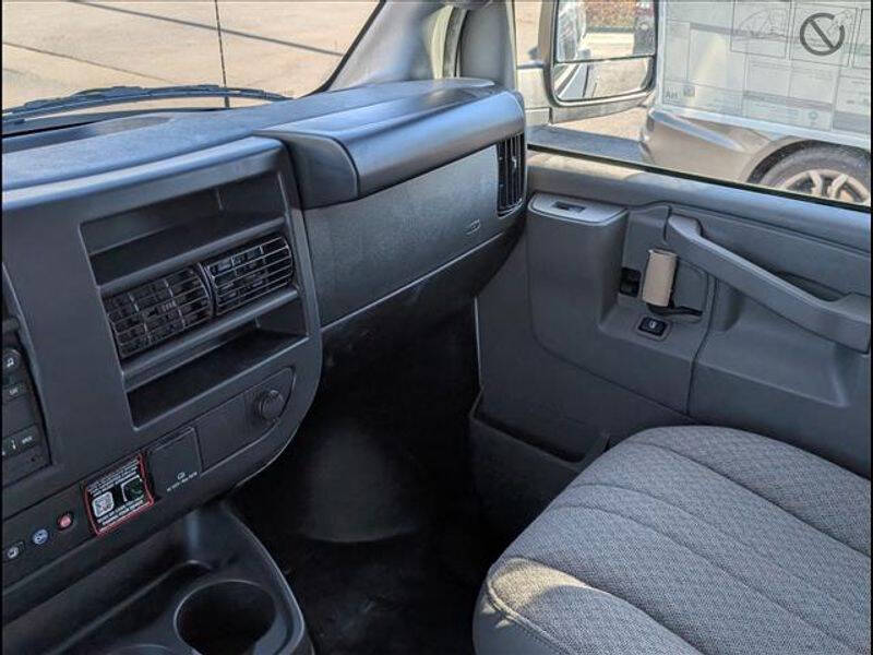 2025 GMC Savana 2500