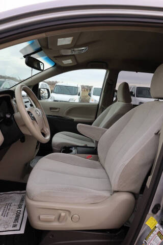 2011 Toyota Sienna LE 7-Passenger