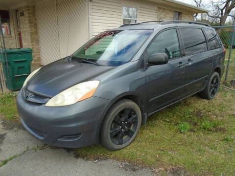 2006 Toyota Sienna for sale at H & R AUTO SALES in Conway AR