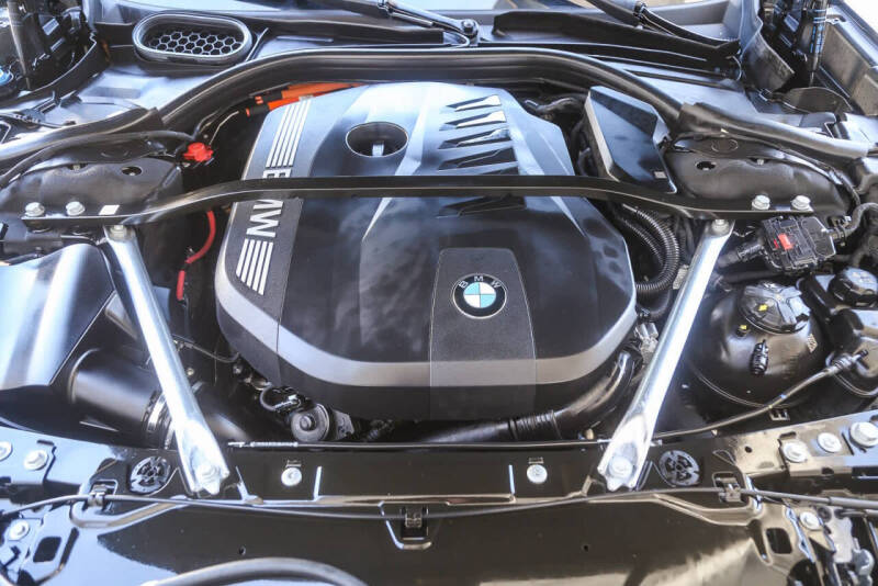 2025 BMW 7 Series 750e xDrive