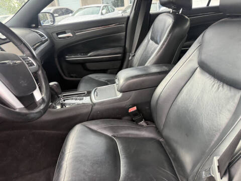 2011 Chrysler 300 Limited