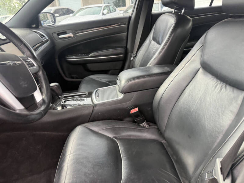 2011 Chrysler 300 Limited