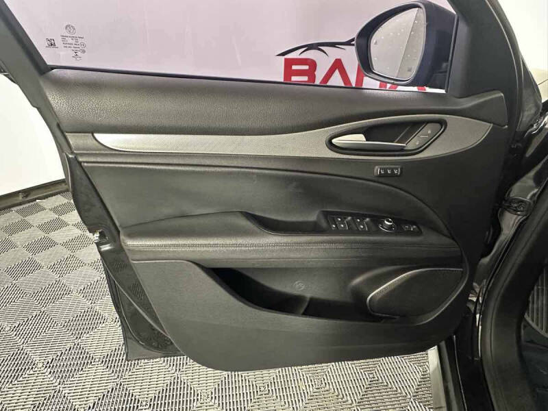 2018 Alfa Romeo Stelvio Sport