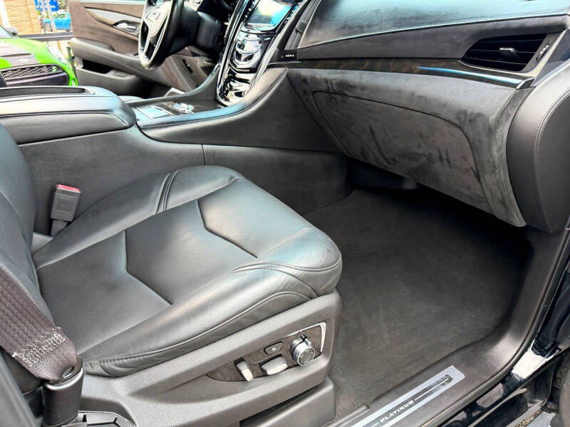 2016 Cadillac Escalade Platinum