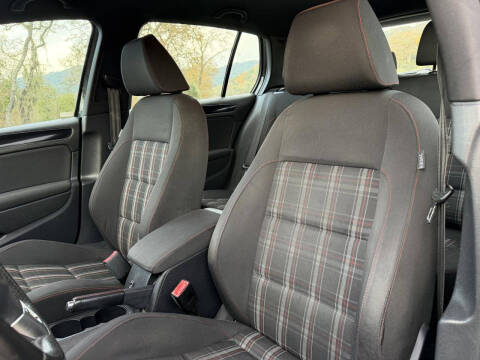 2012 Volkswagen GTI Base PZEV