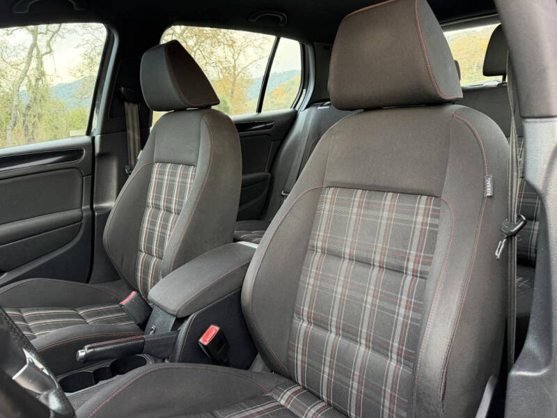 2012 Volkswagen GTI Base PZEV