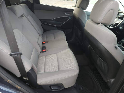 2017 Hyundai Santa Fe SE