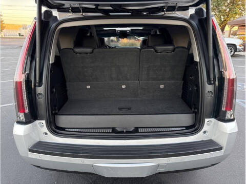 2019 Cadillac Escalade Luxury