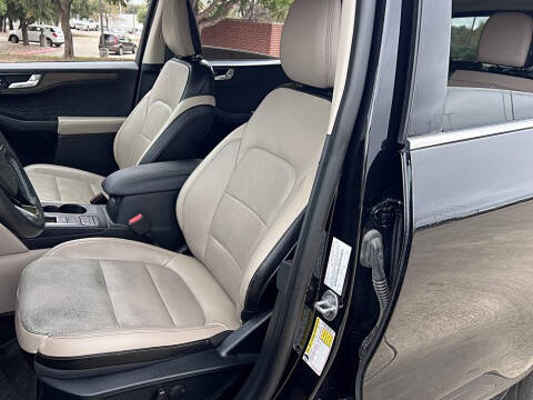 2020 Ford Escape Hybrid Titanium