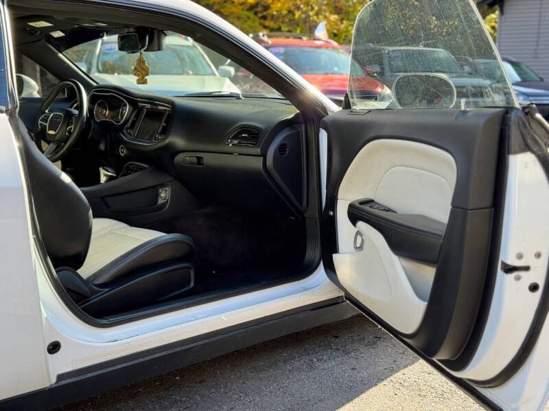 2016 Dodge Challenger SXT