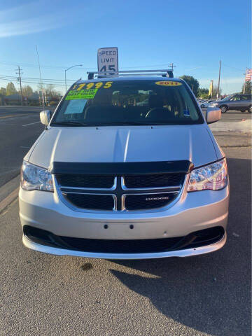 2011 Dodge Grand Caravan for sale at WESLEYS AUTO WORLD LLC in Oakdale CA